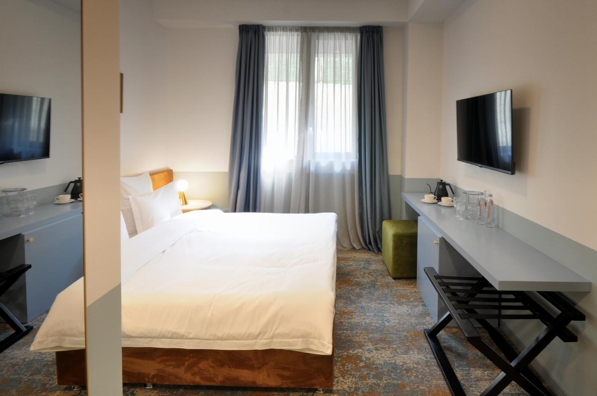 Castor & Pollux Hotel Tbilisi Ngoại thất bức ảnh