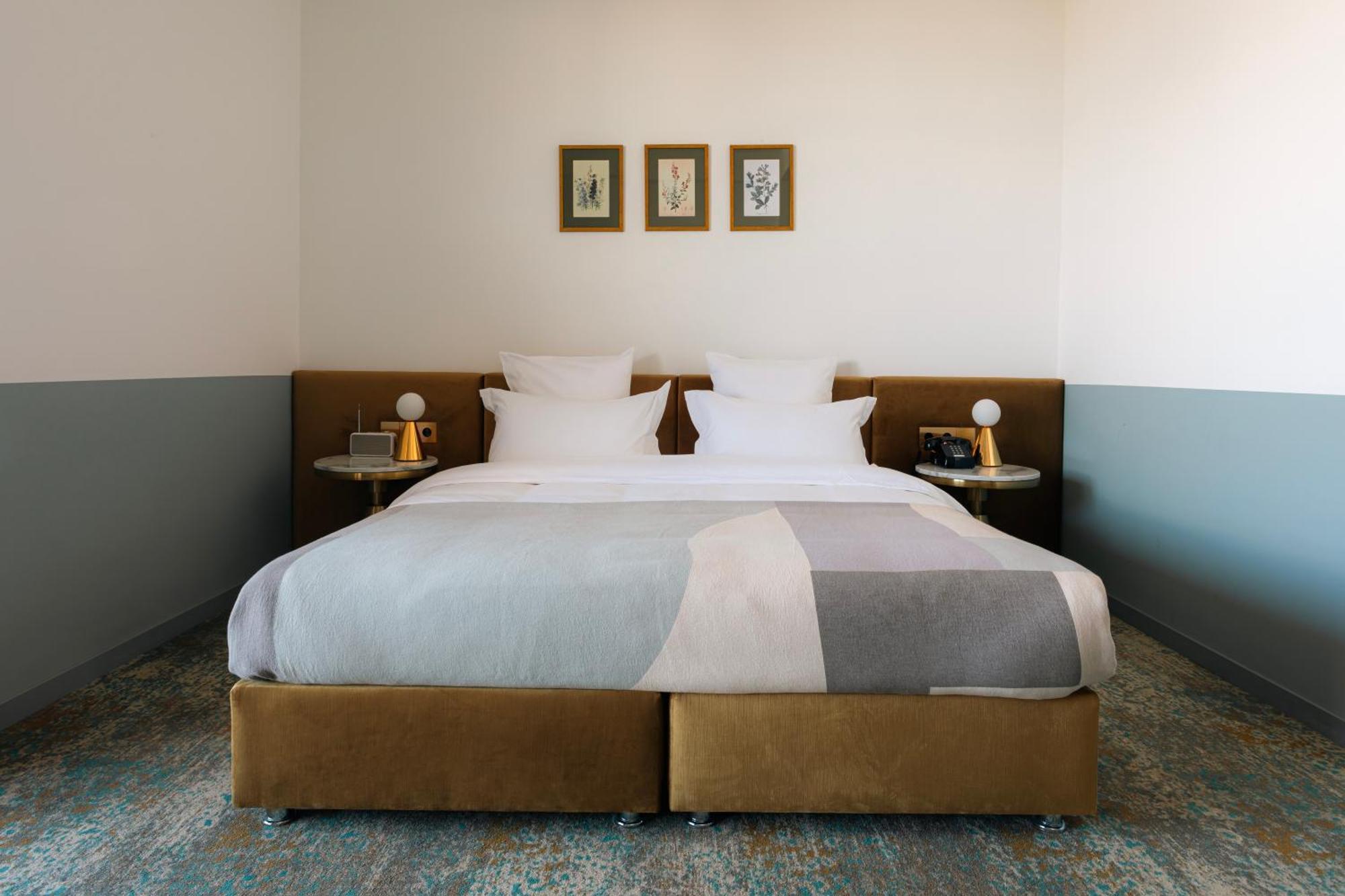 Castor & Pollux Hotel Tbilisi Ngoại thất bức ảnh