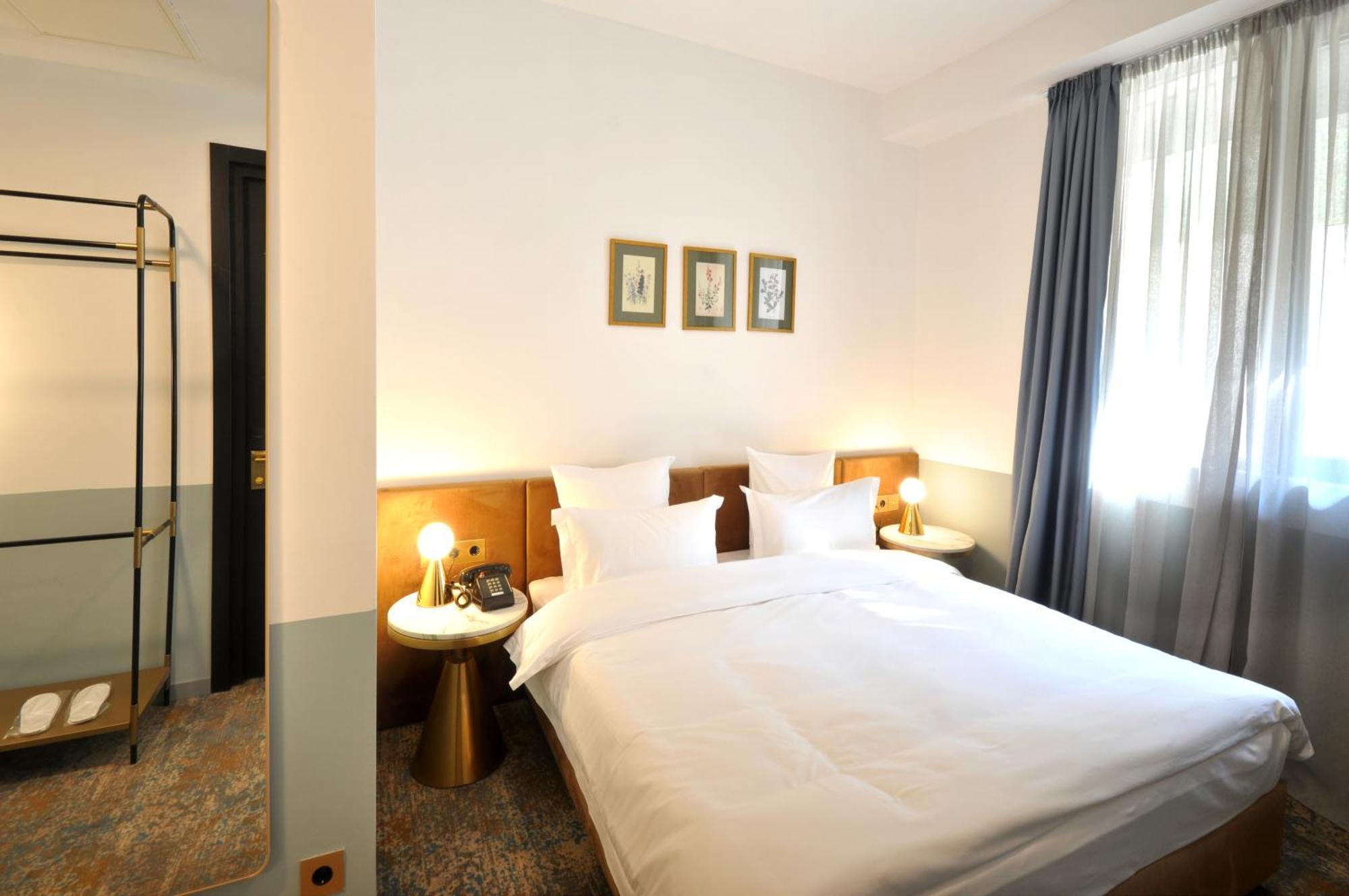 Castor & Pollux Hotel Tbilisi Ngoại thất bức ảnh